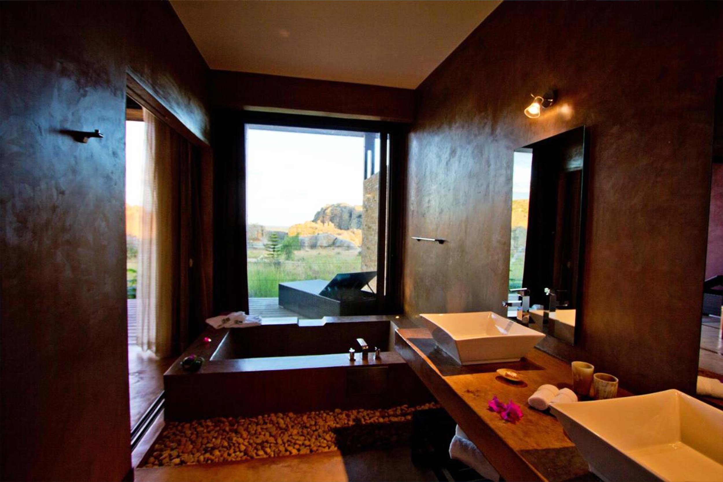 Isalo Rock Lodge bathroom luxury
