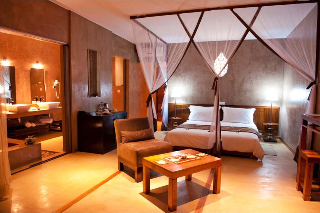 Isalo Rock Lodge room big