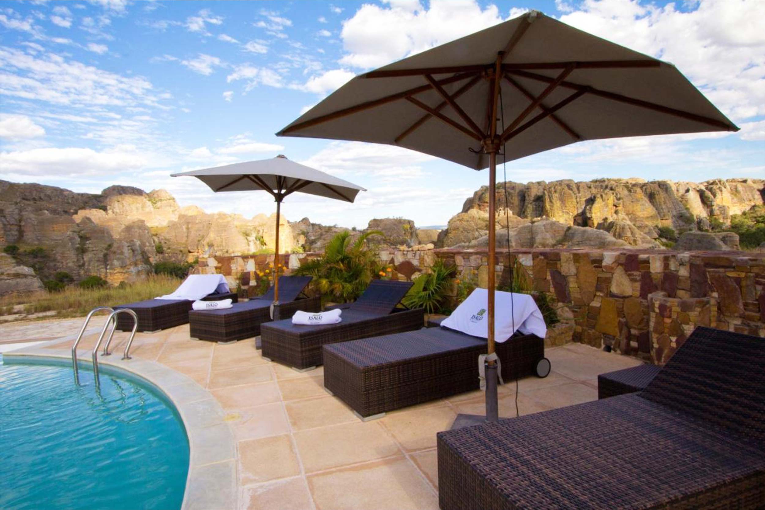 Isalo Rock Lodge pool relax